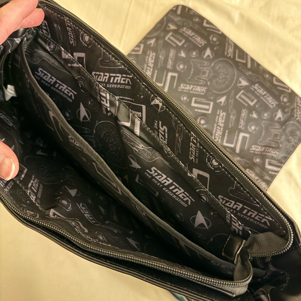 Star Trek: The Next Generation Laptop Messenger Bag (Science Blue) - Picture 4 of 9